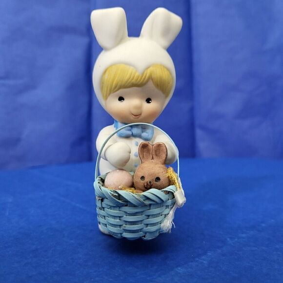 Enesco Holly Babes Easter Baby in Bunny Suit Blue Woven Basket Figurine 1983 - Picture 2 of 12
